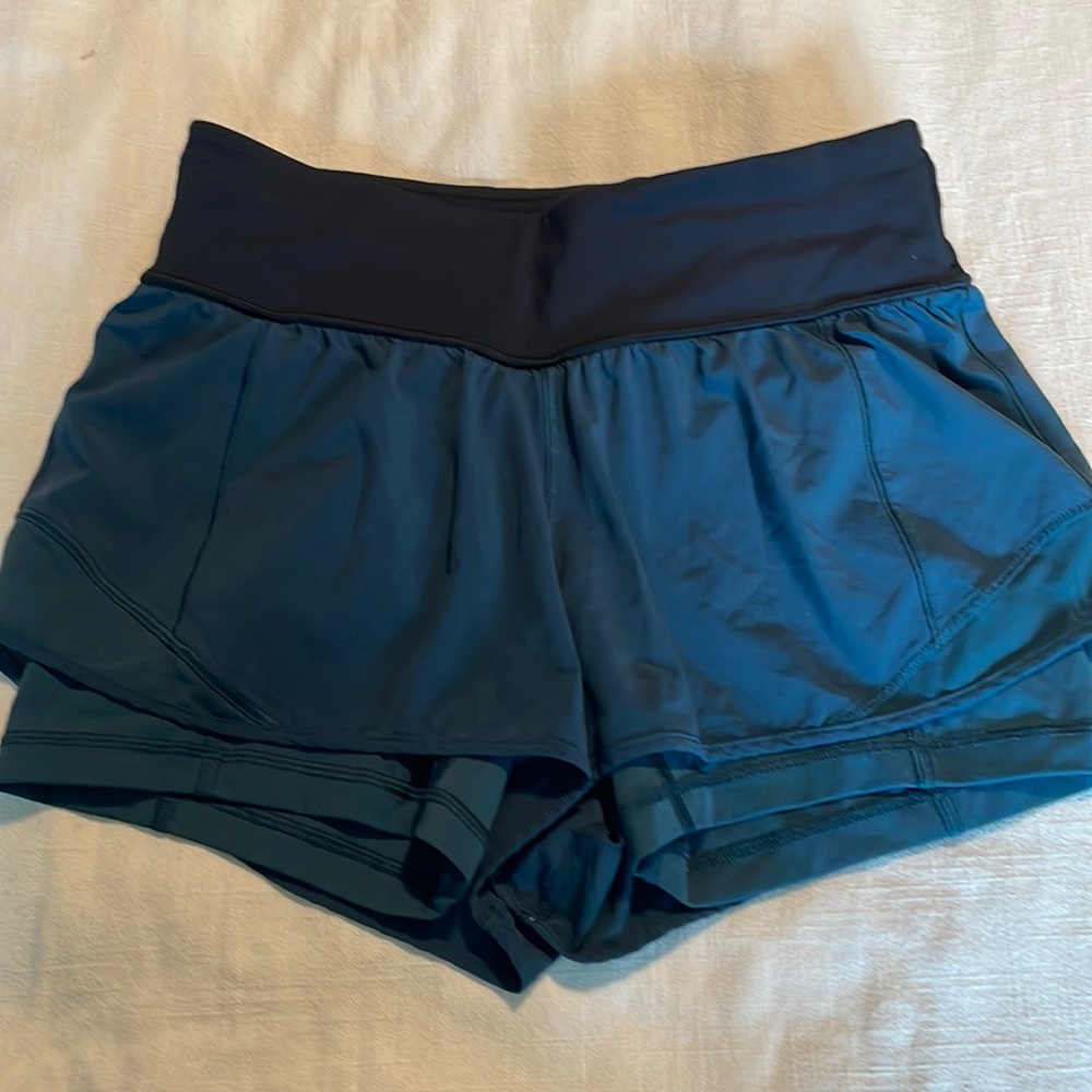 Lululemon Hotty Hot 2.5 inch inseam shorts.
